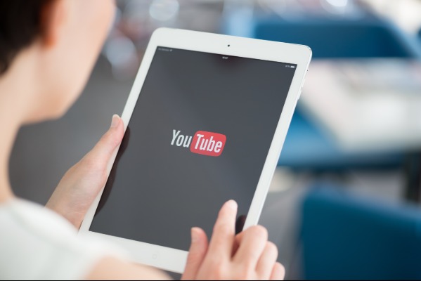 Apprendre l’anglais avec YouTube : quelles chaînes suivre ?